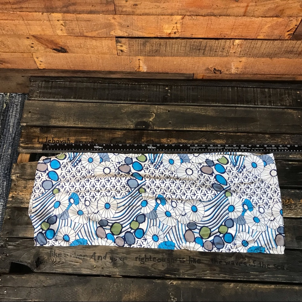 Beautiful Scarf - Picture 4 of 6